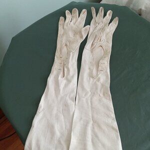 Cream White Soft Gloves with Embroidery and Beads Size 6.5 Dainty Evening Access